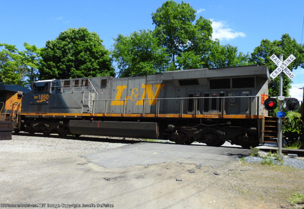 ROSTER SHOT:  CSX #1850 L&N Heritage Unit